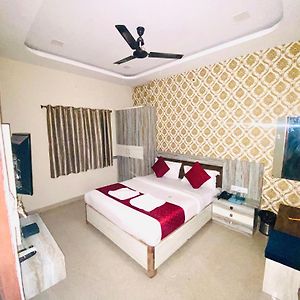 Vinayak Shree Hotel